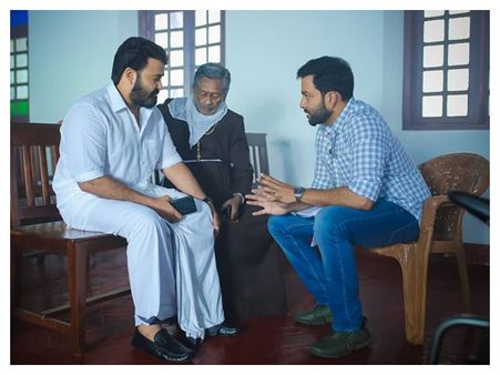 ലാലേട്ടനും പാച്ചിക്കയ്ക്കുമൊപ്പമുള്ള സീന്‍! ലൂസിഫറിലെ ആ രംഗത്തെക്കുറിച്ച് പൃഥ്വിരാജ് പറഞ്ഞത്? കാണൂ!