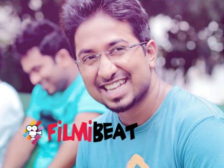 വിനീത് ശ്രീനിവാസനെ നായകനാക്കി ജോമോന്‍ ടി ജോണ്‍ ചിത്രം! സന്തോഷം പങ്കുവെച്ച് നടന്‍! കാണൂ