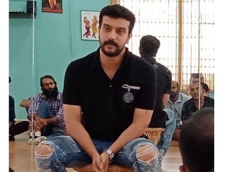 കടുവ മാഷിന് ഓട്ടക്കാലണ സമര്‍പ്പണവുമായി രമേഷ് പിഷാരടി! വൈറലാകുന്ന പുതിയ ചിത്രം! കാണൂ