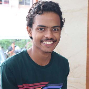 അഭിമന്യുവായി അഭ്രപാളിയിൽ, ചിത്രകാരനും നടനുമായ മിനോണിനെ കുറിച്ച് കൂടുതൽ അറിയാം