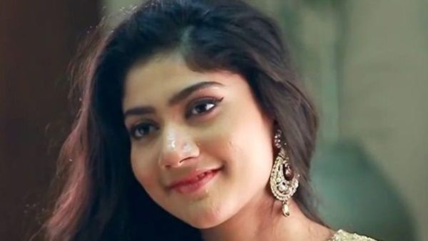 സായി പല്ലവി നാഗ ചൈതന്യയുടെ പേര് കളയുമോ എന്ന് ആരാധകര്‍ക്ക് പേടി!!