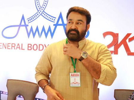പലരും അവരെ വിളിച്ചു!! ഇല്ലയെന്നായിരുന്നു മറുപടി, നടിയെ മാറ്റി നിർത്തിയിട്ടില്ലെന്ന് മോഹൻലാൽ