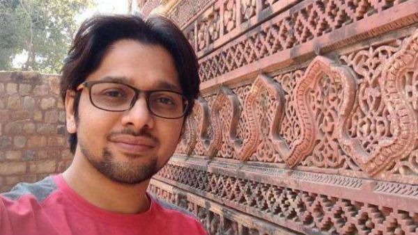 പെൺകുട്ടിയെ ഫ്‌ലാറ്റില്‍ വിളിച്ചുവരുത്തി! ബിക്കിനിയില്‍ ചിത്രങ്ങള്‍ പകര്‍ത്തി, സംവിധായകന്‍ പിടിയിൽ