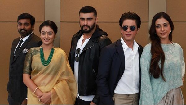 സൂപ്പര്‍ താരങ്ങള്‍ക്കൊപ്പം മെല്‍ബണില്‍ തിളങ്ങിയ മക്കള്‍ സെല്‍വം! വിജയ് സേതുപതിയുടെ ചിത്രം വൈറല്‍