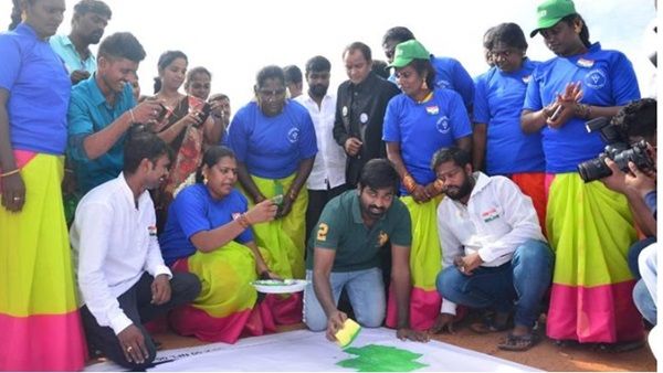 ട്രാന്‍സ്‌ജെന്‍ഡറുകള്‍ക്കൊപ്പം അംബേദ്കറെ വരച്ച് വിജയ് സേതുപതി! വൈറലായി ചിത്രം