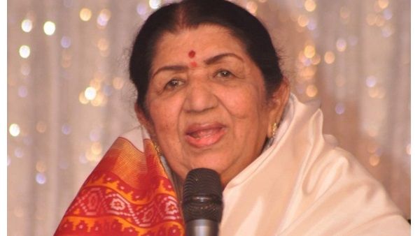 ലതാ മങ്കേഷ്‌കറിന്റെ ആരോഗ്യ നിലയില്‍ നേരിയ പുരോഗതി! പ്രാര്‍ത്ഥനകളുമായി സിനിമാ ലോകം