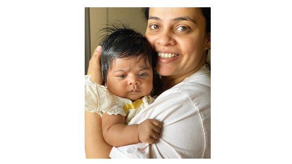 ഇതാണ് ഞങ്ങളുടെ കുഞ്ഞുമാലാഖ! മകളുടെ ആദ്യചിത്രം പുറത്തുവിട്ട് വിനീത് ശ്രീനിവാസന്‍! കാണൂ!