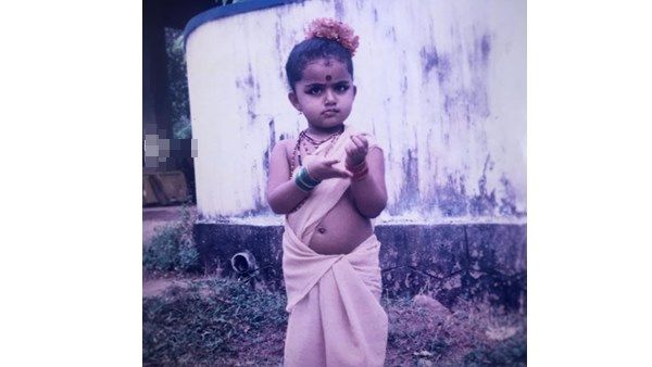 ഈ താരസുന്ദരി ആരാണെന്ന് മനസിലായോ? വസ്ത്രങ്ങളോട് അത്ര താല്‍പര്യമില്ലാത്ത ആളാണെന്ന് അനുപമ പരമേശ്വരന്‍