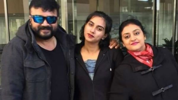 അപ്പയേയും കണ്ണനേയും വിമര്‍ശിക്കാറുണ്ടെന്ന് മാളവിക! പ്രിയ സിനിമകള്‍ വെളിപ്പെടുത്തി താരപുത്രി!