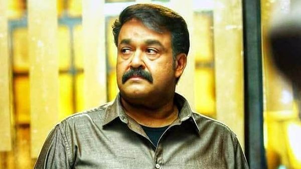 മോഹന്‍ലാലിന്റെ കൈയ്ക്ക് എന്ത് പറ്റി, തള്ളവരിലിലെ ബാന്റേജ് ചര്‍ച്ചയാവുന്നു
