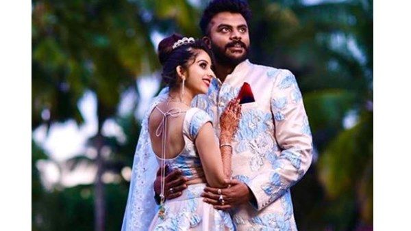 പേര്‍ളിയും ശ്രീനിഷും മാത്രമല്ല, മറ്റ് രണ്ട് ബിഗ് ബോസ് താരങ്ങളും വിവാഹിതരാവുന്നു, ചിത്രങ്ങള്‍ പുറത്ത്
