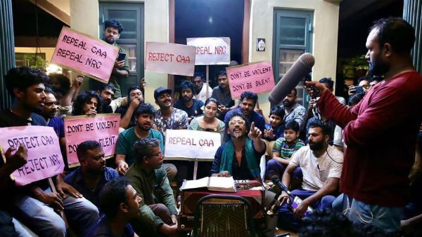 ഹലാല്‍ ലവ് സ്‌റ്റോറിയുടെ പാക്കപ്പ് പ്രതിഷേധമാക്കി സക്കറിയ! പോരാട്ട ഗാനമാലപിച്ച് ഷഹബാസ് അമൻ