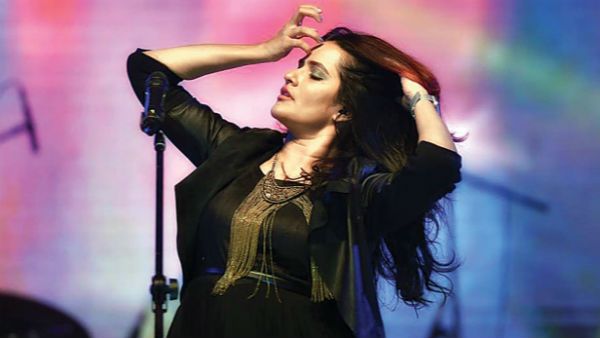 സ്വിം സ്യൂട്ടിൽ വീണ്ടും ഗായിക!വിമർശകർക്ക് ഇതിലും നല്ല മറുപടി സ്വപ്നത്തിൽ മാത്രം...