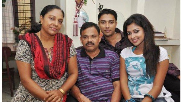 നടി അമല പോളിന്റെ പിതാവ് പോള്‍ വര്‍ഗീസ് അന്തരിച്ചു! സംസ്‌കാരം ജനുവരി 23 ന് കൊച്ചിയില്‍