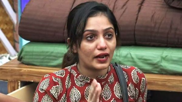 ഒരുചീത്ത സ്വഭാവവും ഉണ്ടായിരുന്നില്ല, എന്നിട്ടും അദ്ദേഹം പോയി! പൊട്ടിക്കരഞ്ഞ് ആര്യയുടെ വാക്കുകള്‍!