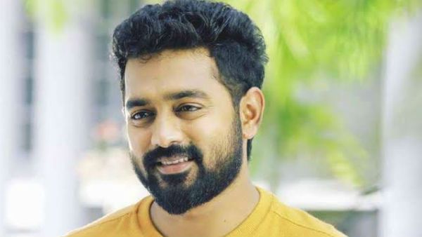 കുഞ്ചാക്കോ ബോബനല്ലേ? അല്ല അമിതാഭ് ബച്ചൻ, ഉസ്താദ് ഹോട്ടലിലെ ഓർമ പങ്കുവെച്ച് ആസിഫ് അലി