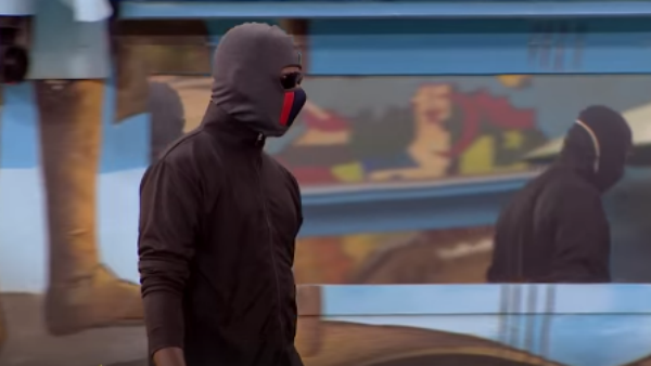 ബിഗ് ഹൗസിലേക്ക് ആദ്യത്തെ അതിഥിയെത്തി! മുഖംമൂടിയുമായെത്തിയ ആ താരം ആരാണ്! പ്രമോ വൈറല്‍!