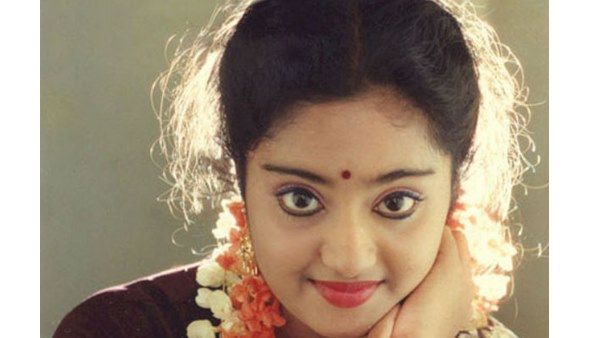 നടി ചാര്‍മിളയുടെ അസ്ഥിയ്ക്ക് പൊട്ടലുണ്ടായി! പ്രചരിക്കുന്ന വാര്‍ത്ത സത്യമല്ല, സംഭവിച്ചതിതാണെന്ന് നടി