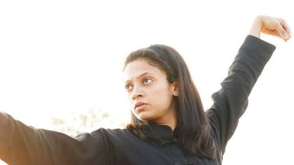 വിരലുകൾ അനങ്ങുന്നില്ല, നല്ലവേദനയും, വെളിപ്പെടുത്തി എബ്രിഡ് ഷൈൻ നായിക