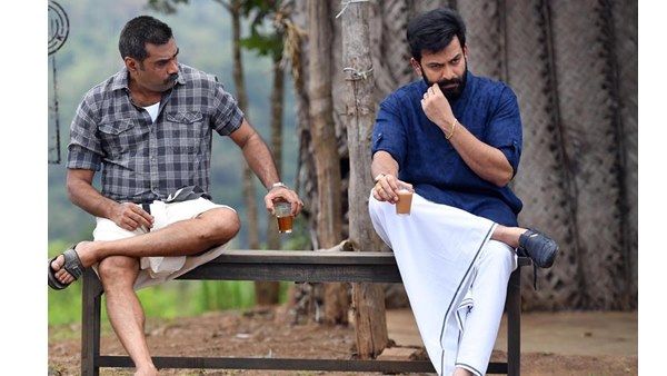 പൃഥ്വിരാജിനെ ശത്രുവാക്കി ബിജു മേനോന്‍! അയ്യപ്പനും കോശിയും ടീസര്‍ പുറത്തിറക്കി ദുല്‍ഖര്‍ സല്‍മാന്‍