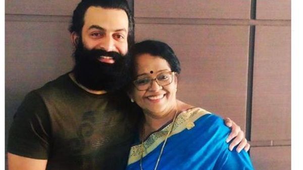 'എന്റെ മോനെ ദൈവം അനുഗ്രഹിക്കട്ടെ''! പൃഥ്വിക്കൊപ്പമുളള മനോഹര ചിത്രവുമായി മല്ലികാ സുകുമാരന്‍