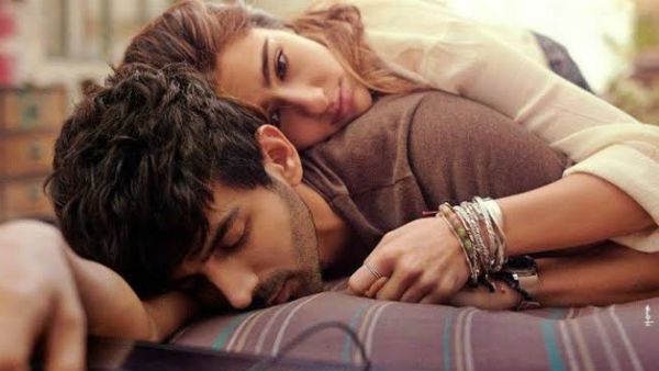 റൊമാന്റിക് മൂഡിൽ സാറയും കർത്തിക് ആര്യനും! പ്രണയിക്കുന്നവർക്കായി, 'ലൗ ആജ് കല്‍' ട്രെയിലർ