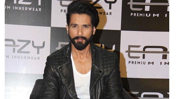 ഷൂട്ടിംഗിനിടെ പന്ത് അടിച്ചുകൊണ്ടത് കീഴ്ചുണ്ടില്‍! ഷാഹിദ് കപൂറിന് പരിക്ക്