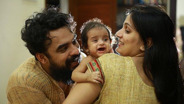 ഭാര്യയുടെയും മകളുടെയും പ്രൈവസി നഷ്ടപ്പെടുത്തരുത്! ഇസയ്ക്ക് അവളുടെ ബാല്യം ആസ്വദിക്കണമെന്നും ടൊവിനോ