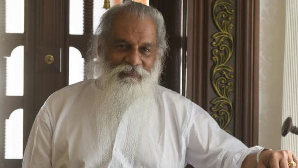 ഗന്ധര്‍വ്വഗായകന് 80! പതിവ് തെറ്റിക്കാതെ മൂകാംബികയില്‍! പിറന്നാളാശംസയോടെ സംഗീതലോകവും ആരാധകരും!