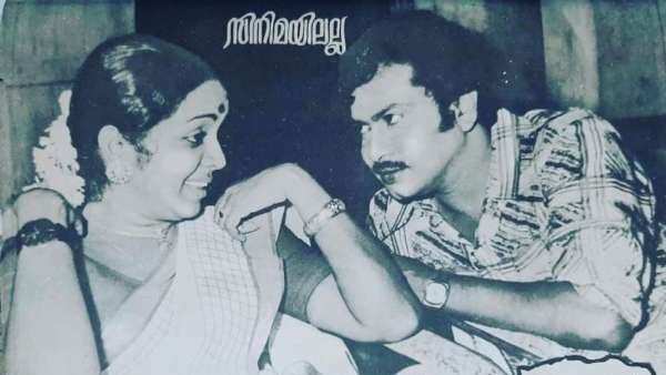 എന്തൊരു സുന്ദരിയാണ്! മല്ലികയുടേയും സുകുമാരന്റേയും പഴയ ചിത്രം പങ്കുവെച്ച് മക്കൾ