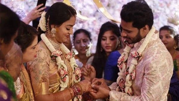 നടന്‍ നിഖില്‍ കുമാരസ്വാമിയുടെ വിവാഹനിശ്ചയം കഴിഞ്ഞു, വധു രേവതി...