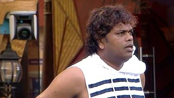 ബിഗ് ബോസ് ഹൗസിലെത്തിയ ഡോക്ടറോട് ഷാജിയുടെ ഒരു സംശയം! സിഗരറ്റ് കിട്ടാതിരുന്നാൽ ഇങ്ങനെയാകുമോ?