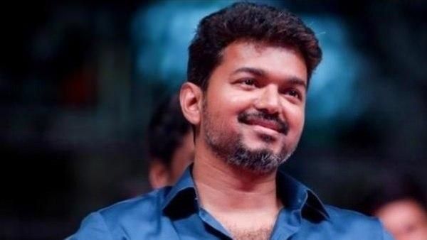 വിജയ് മടങ്ങി എത്തി; മാസ്റ്റേഴ്‌സിന്റെ ലൊക്കേഷനില്‍ വന്‍ സ്വീകരണമൊരുക്കി ആരാധകര്‍