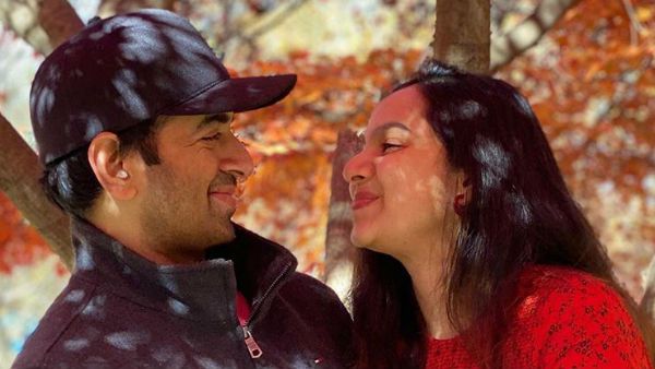 എട്ട് വർഷം മുൻപ് ഞങ്ങൾ, പ്രിയതമനോടൊപ്പമുളള ഓർമച്ചിത്രം പങ്കുവെച്ച് സംവൃത