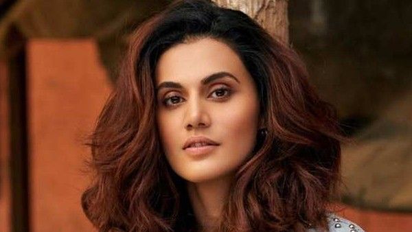 പണിയില്ലാതിരുന്ന ചിലർക്ക് ജോലി കൊടുക്കാൻ സാധിച്ചതിൽ സന്തോഷം, വിമർശകർക്ക് മറുപടിയുമായി നടി