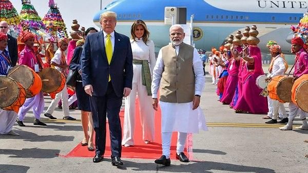 ഇന്ത്യയിലെത്തിയ ട്രംപ് ബോളിവുഡിനെ കുറിച്ചും പറയുന്നു! അമേരിക്കന്‍ പ്രസിഡന്റ് ബോളിവുഡിന്റെ ആരാധകൻ