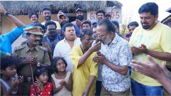 സ്‌റ്റേഷന്‍ 5 ലൊക്കേഷനില്‍ 64ാം പിറന്നാള്‍ ആഘോഷിച്ച് ഇന്ദ്രന്‍സ്! ചിത്രങ്ങള്‍ വൈറല്‍