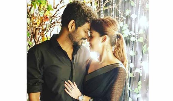 ഹാൻഡ് ഇമോജി ചലഞ്ചൊക്കെ എന്ത്, ക്വാറന്റൈൻ ദിനങ്ങൾ ആഘോഷമാക്കി നയൻസും വിഘ്നേഷും