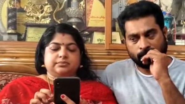 ഭയമല്ല ജാഗ്രതയാണ് വേണ്ടത്, സുരാജിന്റെ ഫോൺ ഭാര്യയുടെ കയ്യിൽ കിട്ടിയപ്പോൾ, വീഡിയോ വൈറലാകുന്നു