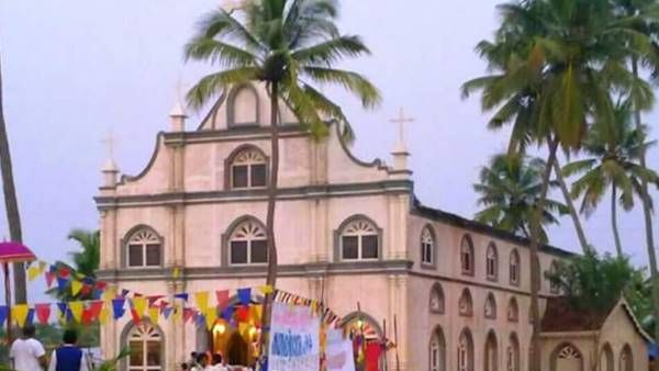 ആമേന്‍ സിനിമയിലെ പള്ളി വിറക് വിലയ്ക്കാണ് പൊളിച്ച് കൊണ്ട് പോയത്, കുറിപ്പ് വൈറല്‍