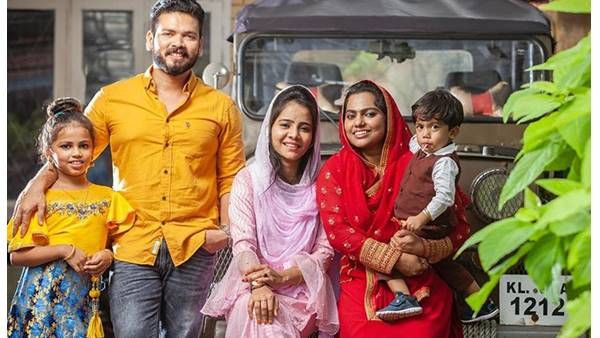 രണ്ട് ഭാര്യമാരാണ് തനിക്കുള്ളത്, മൂന്നാമതും വിവാഹിതനെന്ന ആരോപണത്തിൽ പ്രതികരണവുമായി ബഷീര്‍ ബഷി