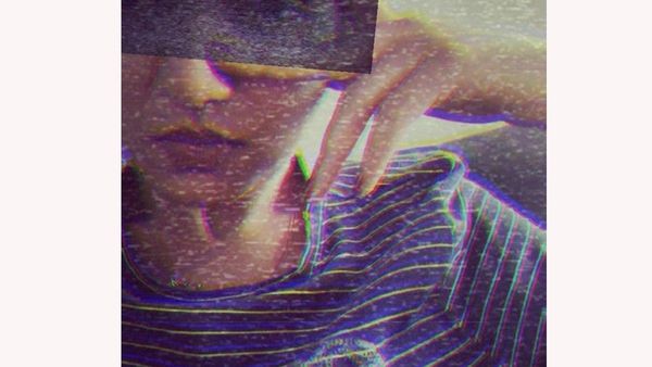 സോഷ്യല്‍ മീഡിയയില്‍ മുഖം മറച്ച് വയ്ക്കുന്ന നസ്‌റിയ, പൊരുള്‍ മനസ്സിലാവാതെ ആരാധകര്‍