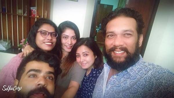 ആര്യയുടെയും ഫുക്രുവിന്റെയും ടീം മാത്രമല്ല! സാബുമോന്റെ ടീമും ഒന്നിച്ചു, ബിഗ് ബോസ് താരങ്ങളുടെ ചിത്രം