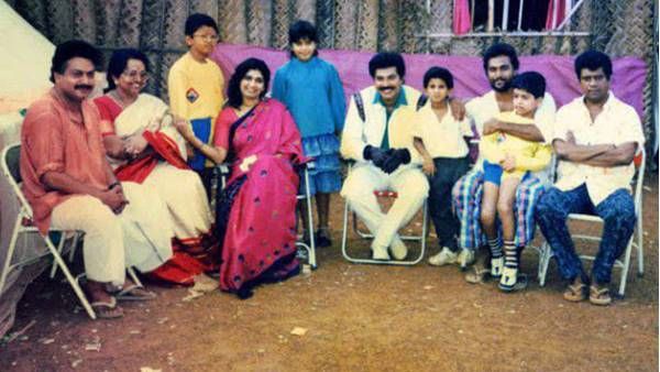 മമ്മൂട്ടിയും ദുല്‍ഖറും വീട് മാറിയപ്പോള്‍ നഷ്ടം ഞങ്ങള്‍ക്ക്! അയല്‍ക്കാരനെ കുറിച്ച് നടൻ കുഞ്ചന്‍