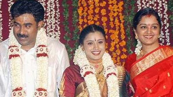 സംയുക്ത വര്‍മ്മ ഭാര്യയായി വന്നിട്ട് 18 വര്‍ഷം; സംയുക്തയുടെ ചെല്ലപ്പേര് പരസ്യമാക്കി ചെറിയമ്മയും