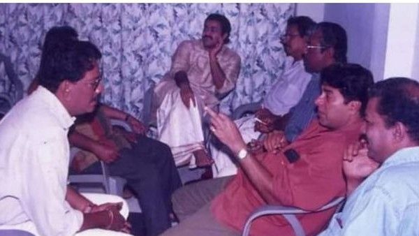 മോഹൻലാലിനും മമ്മൂട്ടിയ്ക്കുമൊപ്പം മുരളിയും പ്രിയദർശനും, താരങ്ങളുടെ അപൂർവ ചിത്രം വൈറലാകുന്നു