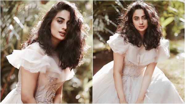 നമിത പ്രമോദിനെ വെള്ളരിപ്രാവിനെ പോലെ അണിയിച്ചൊരുക്കിയ താരപുത്രി ആരാണെന്ന് അറിയാമോ?