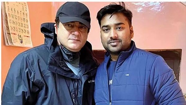 വാരണാസിയിലെ തട്ടുകടയില്‍ ആരാധകനൊപ്പം തല അജിത്ത്, വൈറലായി ചിത്രം