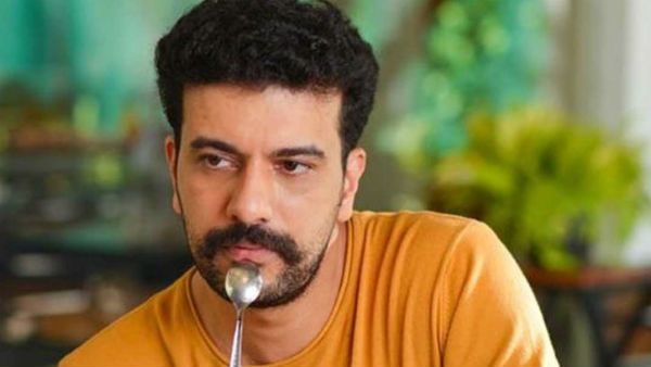 ഈ കഥാ'പാത്രം' എന്നെക്കാള്‍ മൂത്തതാണ്; സ്‌കൂള്‍ ഓര്‍മ്മകളുമായി രമേശ് പിഷാരടി