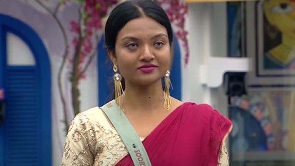 പുറത്തിറങ്ങിയിട്ട് ചുറ്റുമൊന്നു നോക്കണം, പോകാന്‍ തോന്നിയാല്‍ അങ്ങ് പോകണം; സൂര്യയോട് പ്രേക്ഷകര്‍